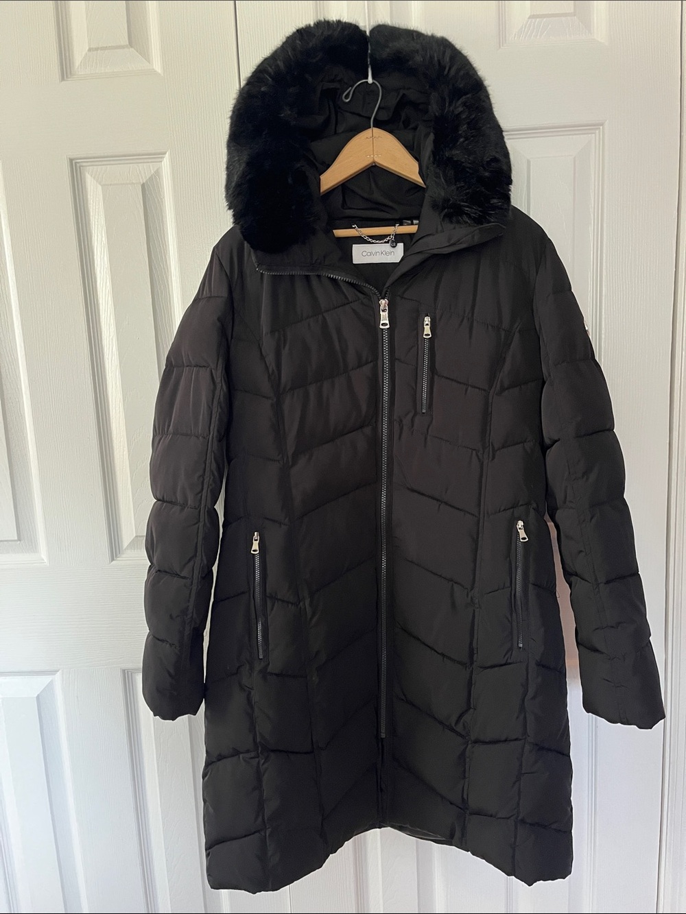 Calvin Klein Long Down Coat Size Large Black foe fur collar